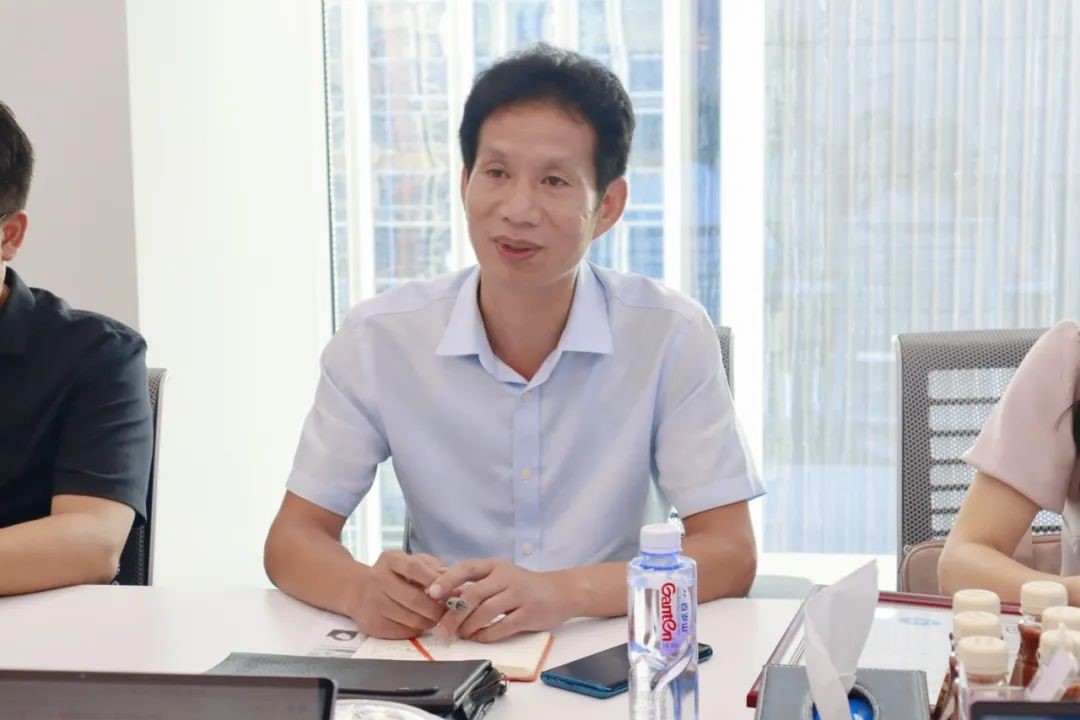 SGS KN区域负责人 - SGS为飞速创新颁发ISO三体系认证证书